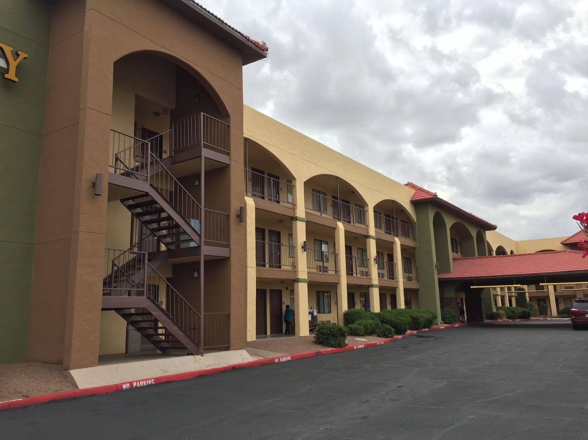 Quality Inn Airport East El Paso Extérieur photo